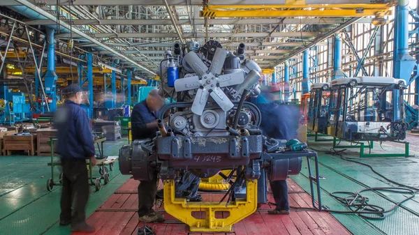 Konveyör Derleme Sahne Traktör Fabrikası Timelapse Gövdesi Çerçeveler Derleme Motor — Stok fotoğraf