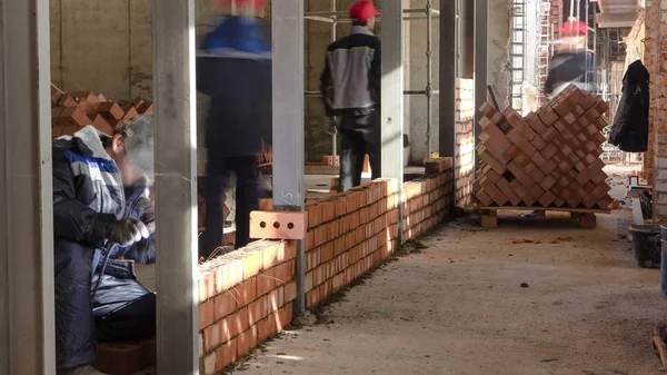 Bricklayers Laying Bricks Make Walls Timelapse Welder Brews Fittings Professional — Stock Photo, Image