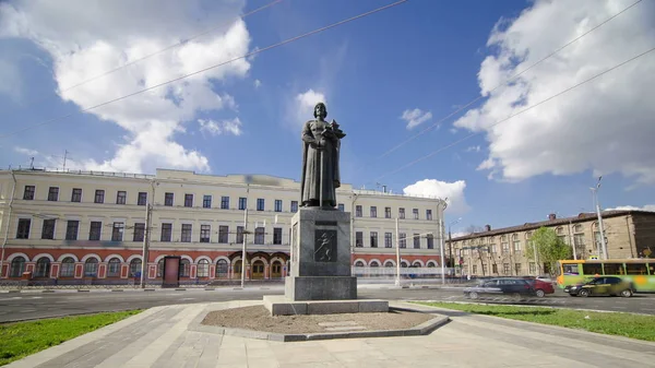 Monumento Fundador Yaroslavl Yaroslav Hiperlapso Timelapse Sábio Rodopiam Tráfego Céu — Fotografia de Stock