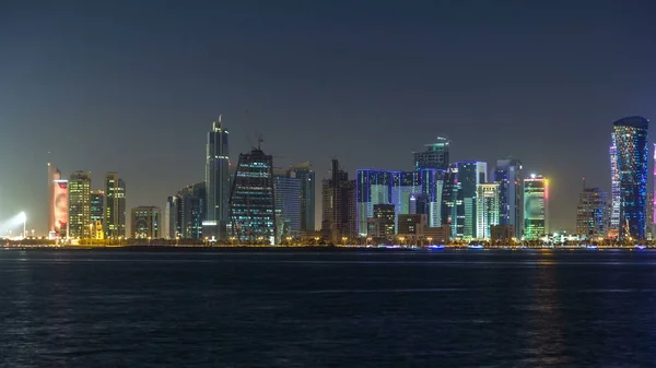 Arranha Céus Doha Centro Cidade Linha Tempo Noite Qatar Oriente — Fotografia de Stock