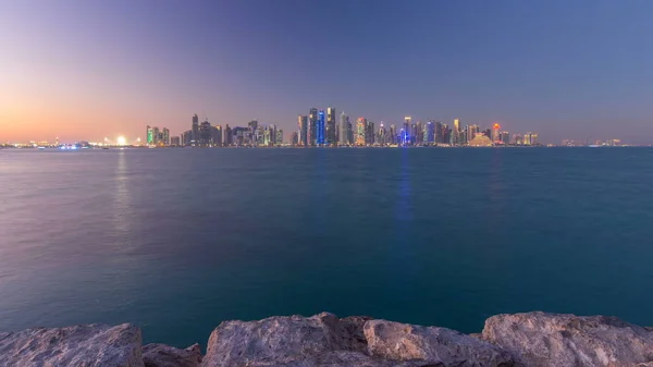 Doha Centro Horizonte Dia Noite Transição Timelapse Qatar Oriente Médio — Fotografia de Stock