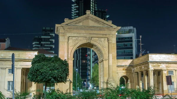 Die Porta Nuova Stadttore Mit Nächtlicher Beleuchtung Zeitraffer Milan Italien — Stockfoto