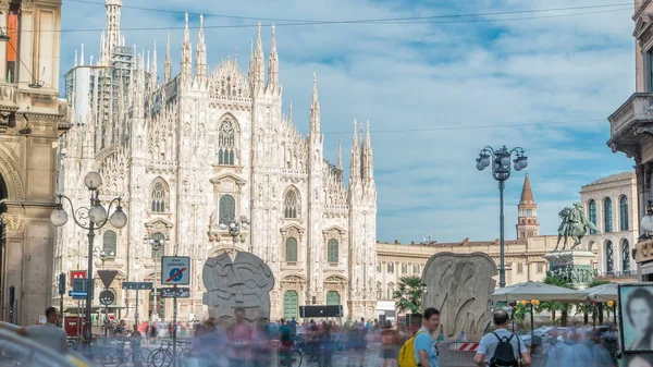 Catedral Duomo Vista Frontal Piazza Dei Mercanti Com Pessoas Caminhando — Fotografia de Stock