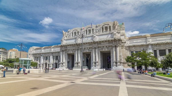 Framifrån Milano Antika Central Railway Station Timelapse Hyperlapse Blå Molnig — Stockfoto