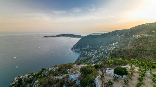 Vista Panorâmica Costa Mediterrânea Das Casas Medievais Topo Cidade Eze — Fotografia de Stock