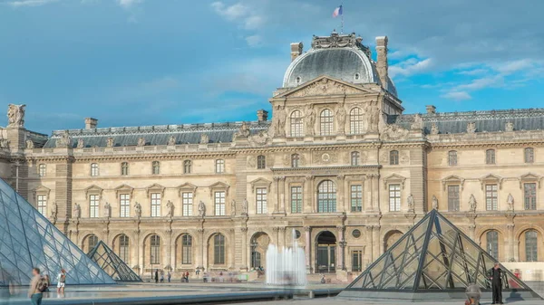 Elemento Antiguo Nuevo Louvre Timelapse Edificio Exterior París Francia Los —  Fotos de Stock