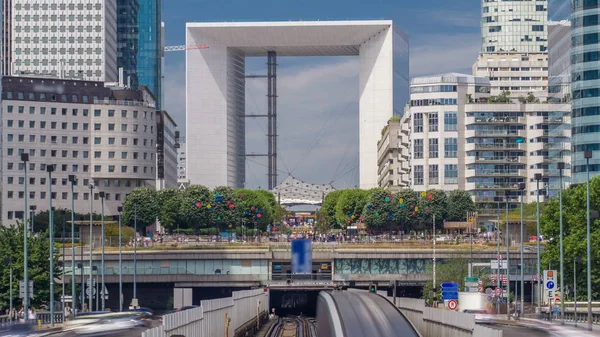 Kontorsbyggnader Moderna Delen Paris Defense Timelapse Skyskrapor Med Skenor Tunnelbanelinje — Stockfoto