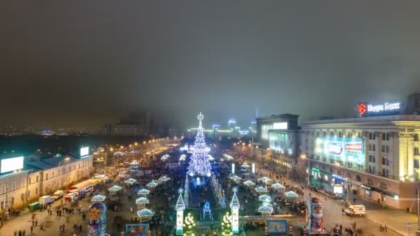 Karácsonyfa timelapse előtt tűzijáték, Kharkov, Ukrajna. — Stock videók