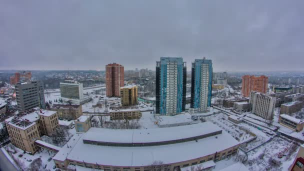 Charkov stad from above van dag naar nacht timelapse op de winter. Oekraïne. — Stockvideo
