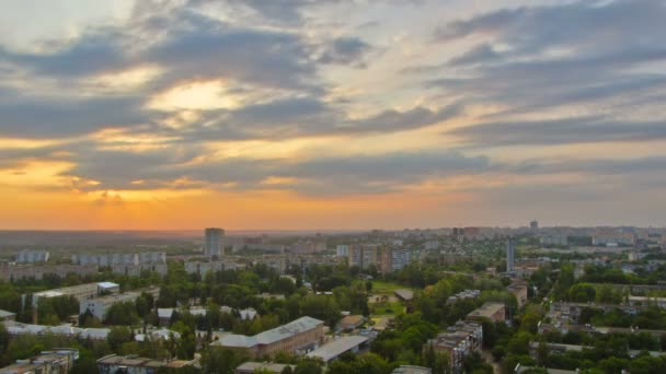 Charkiw Stadt von oben bei Sonnenuntergang Zeitraffer. Ukraine. — Stockvideo