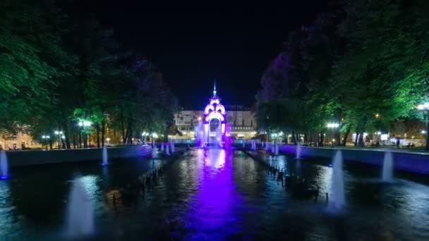 Fluxo de espelho ou fluxo de vidro timelapse - o primeiro símbolo da cidade de Kharkov — Vídeo de Stock