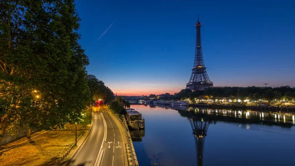 Torre Eiffel Rio Sena Noite Dia Transição Timelapse Antes Nascer — Fotografia de Stock