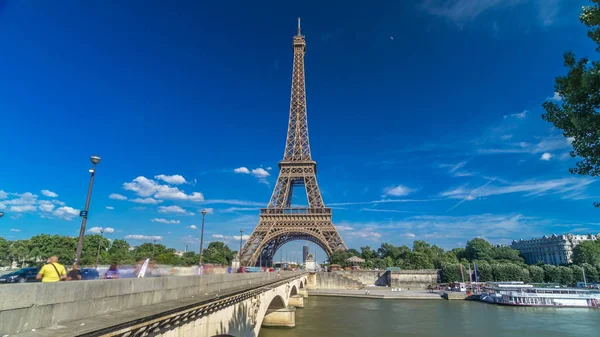 Wieża Eiffla Mostem Nad Rzeką Siene Paryżu Hiperlapsja Timelapse Francja — Zdjęcie stockowe