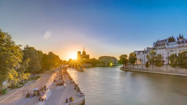 Vista Trasera Catedral Notre Dame Paris Atardecer Con Sol Timelapse — Foto de Stock
