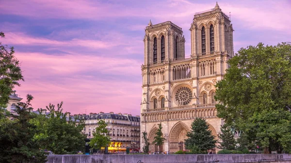 Frontansicht Der Beleuchteten Kathedrale Notre Dame Paris Tag Nacht Übergangszeit — Stockfoto