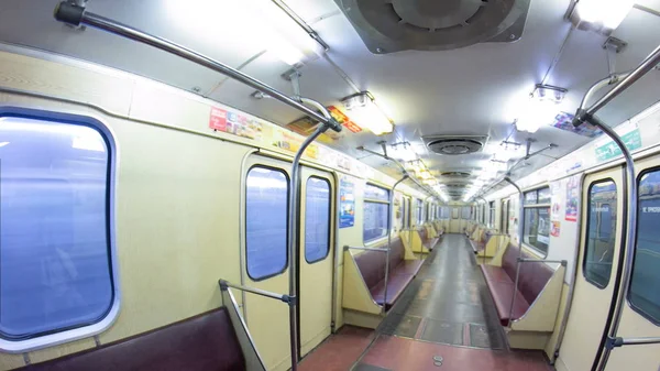 Kimliği Belirsiz Yolcular Metro Tren Timelapse Içinde Gelip Giden Insanlar — Stok fotoğraf