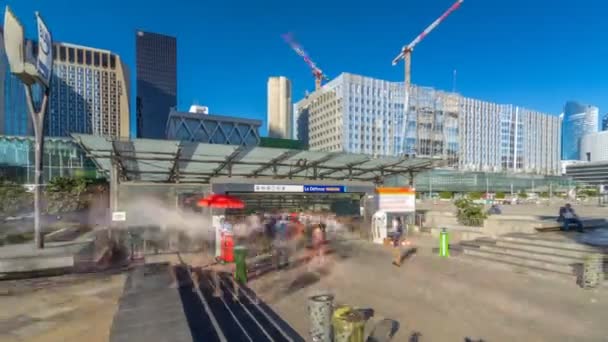 Panorama La Defence timelapse hyperlapse, obchodní a finanční čtvrť s výškovými mrakodrapy budov — Stock video