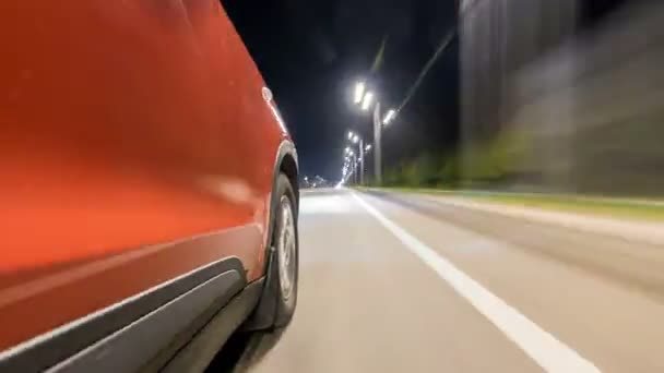 Drivelapse από την πλευρά του αυτοκινήτου, προχωρώντας ένα hyperlapse timelapse αυτοκινητόδρομο νύχτα — Αρχείο Βίντεο
