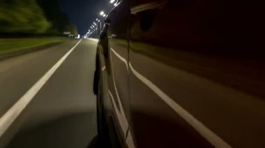 Drivelapse bir gece karayolu timelapse hyperlapse hareketli araba yan