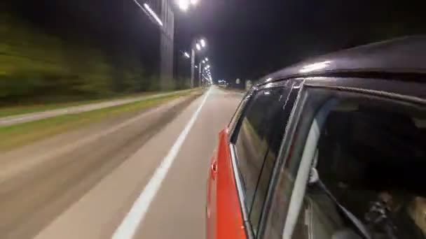 Drivelapse van de kant van de auto verplaatsen op een nacht snelweg timelapse hyperlapse — Stockvideo