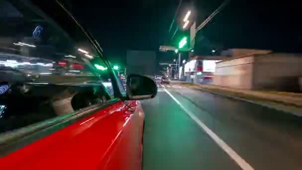 Conducir desde el lado del coche en movimiento en una avenida nocturna en la ciudad hiperlapso timelapse — Vídeo de stock