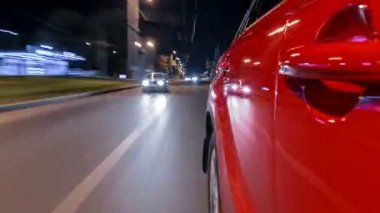 Drivelapse şehir timelapse hyperlapse bir gece Avenue'de hareketli araba tarafındaki
