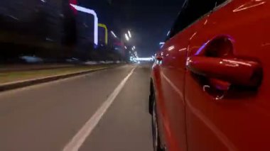 Hızlı sürüş araba Drivelapse kentsel bakmak bir şehir timelapse hyperlapse gece caddede