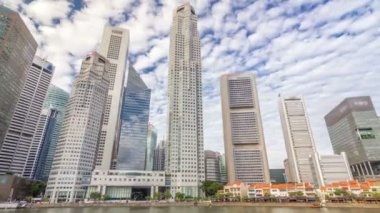 Şehir merkezindeki gökdelenler ofis binaları modern megalopolis timelapse hyperlapse