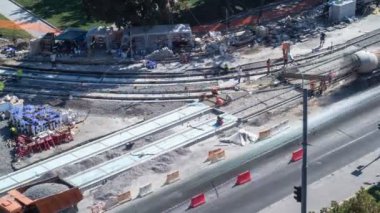 Yol bakım yapımı ile birçok işçi ve mikser timelapse için Beton işleri