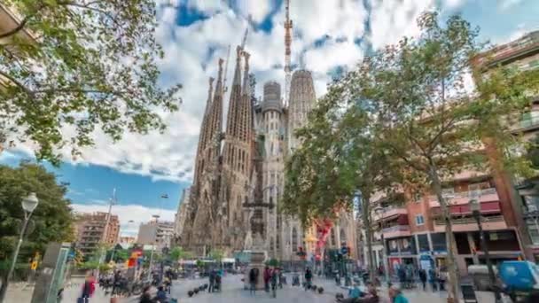 Sagrada Familia, velký římskokatolické církve v Barceloně, Španělsko timelapse hyperlapse — Stock video