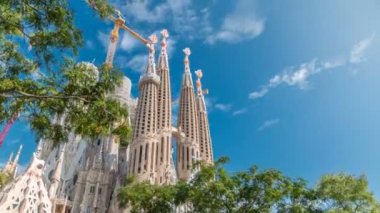 Sagrada Familia, Barselona, İspanya, timelapse büyük bir Roma Katolik Kilisesi