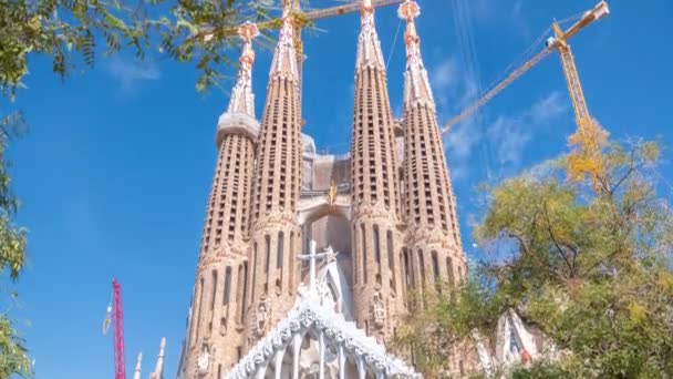 Sagrada Familia, a large Roman Catholic church in Barcelona, Spain timelapse — Stock Video