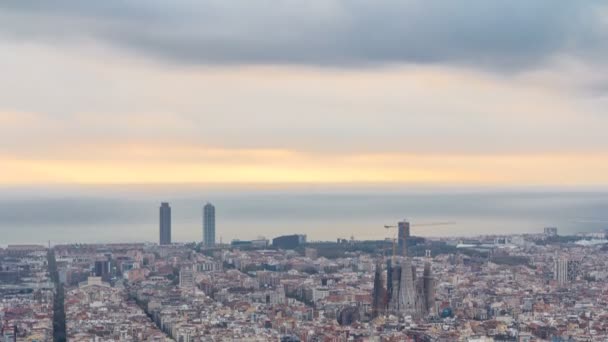 Panorama över Barcelona timelapse, Spanien, sedd från den bunkrar Carmel — Stockvideo