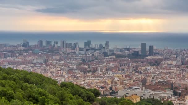 Panorama van Barcelona timelapse, Spanje, gezien vanuit de Bunkers van Carmel — Stockvideo