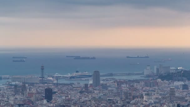 Panorama över Barcelona timelapse, Spanien, sedd från den bunkrar Carmel — Stockvideo