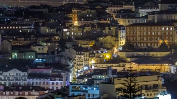Vista panorámica aérea de Lisboa del centro de la ciudad con edificio iluminado en el timelapse de la noche de otoño, Portugal — Vídeos de Stock