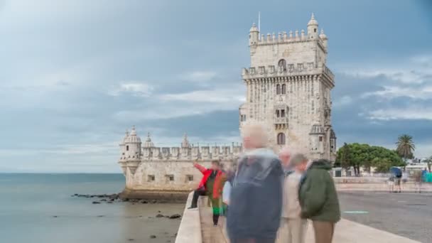 Belem Tower je opevněná věž nachází v civilní farnost timelapse Santa Maria de Belem v Lisabonu, Portugalsko — Stock video