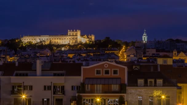 El Palacio Nacional de Ajuda es un monumento neoclásico en la parroquia civil de Ajuda noche al día timelapse en Lisboa, Portugal — Vídeo de stock