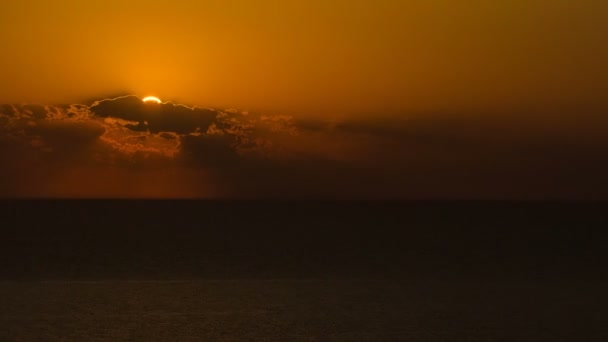 Aktau şehir günbatımı timelapse, Hazar Denizi kıyısında. Kazakistan. — Stok video