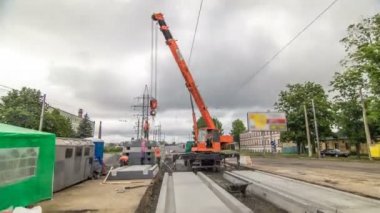 Yol inşaat site timelapse, boşaltma beton levha.