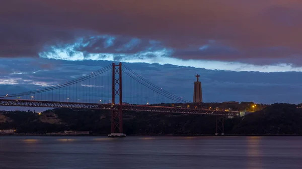 Лиссабон Город Восхода Солнца Апреля Мост Ночь День Timelapse Кристо — стоковое фото