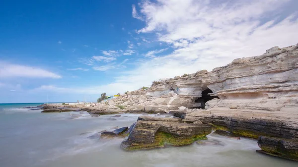 Seascape Deserted Shore Rocks Caspian Sea Blue Sky Roaring Waves — Stock Photo, Image