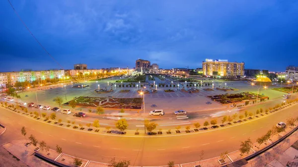 公园在城市阿特劳白天到晚上的时光流逝的超干 空中顶部视图 哈萨克斯坦 — 图库照片