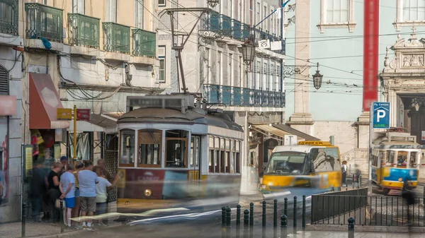 Λισαβόνα Πορτογαλία Circa Οκτωβρίου 2018 Ανθρώπους Πάρει Τραμ Έναν Σταθμό — Φωτογραφία Αρχείου