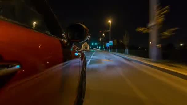 AR beweegt op hoge snelheid op de nacht straten timelapse hyperlapse drivelapse. — Stockvideo