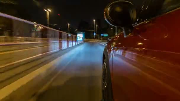 Ar se déplace à vitesse rapide dans les rues de nuit timelapse hyperlapse drivelapse . — Video