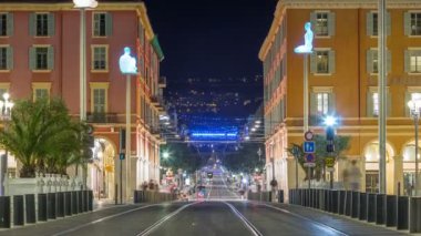 Hareketli gece cityscape downtown timelapse Massena Meydanı'nda tramvay