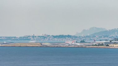 Güney Fransa timelapse Nice Havaalanı havadan görünümü