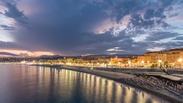 Nábřeží města Nice a Středozemní moře den noční timelapse