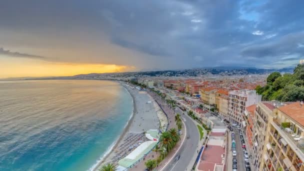 Solnedgång över Nice centrum och Medelhavet antenn timelapse — Stockvideo